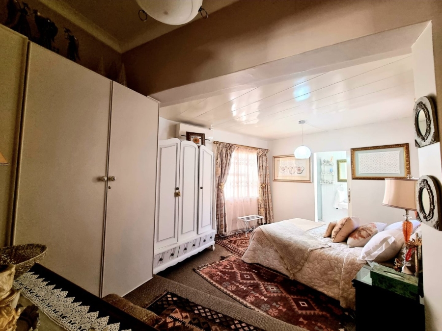 5 Bedroom Property for Sale in Monument Heights Northern Cape